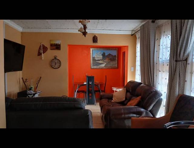 3 BEDROOM HOUSE FOR SALE IN AFRICAN JEWEL